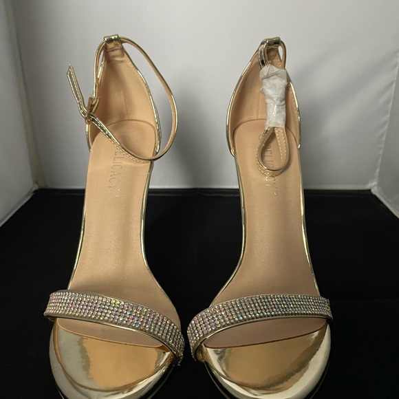 Beautiful Party Heels - Picture 2 of 4